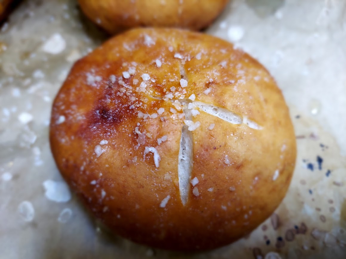 Auntie B’s Pretzel Buns